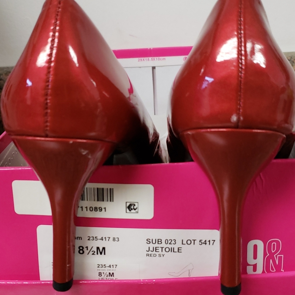 Heels - Picture 6 of 6